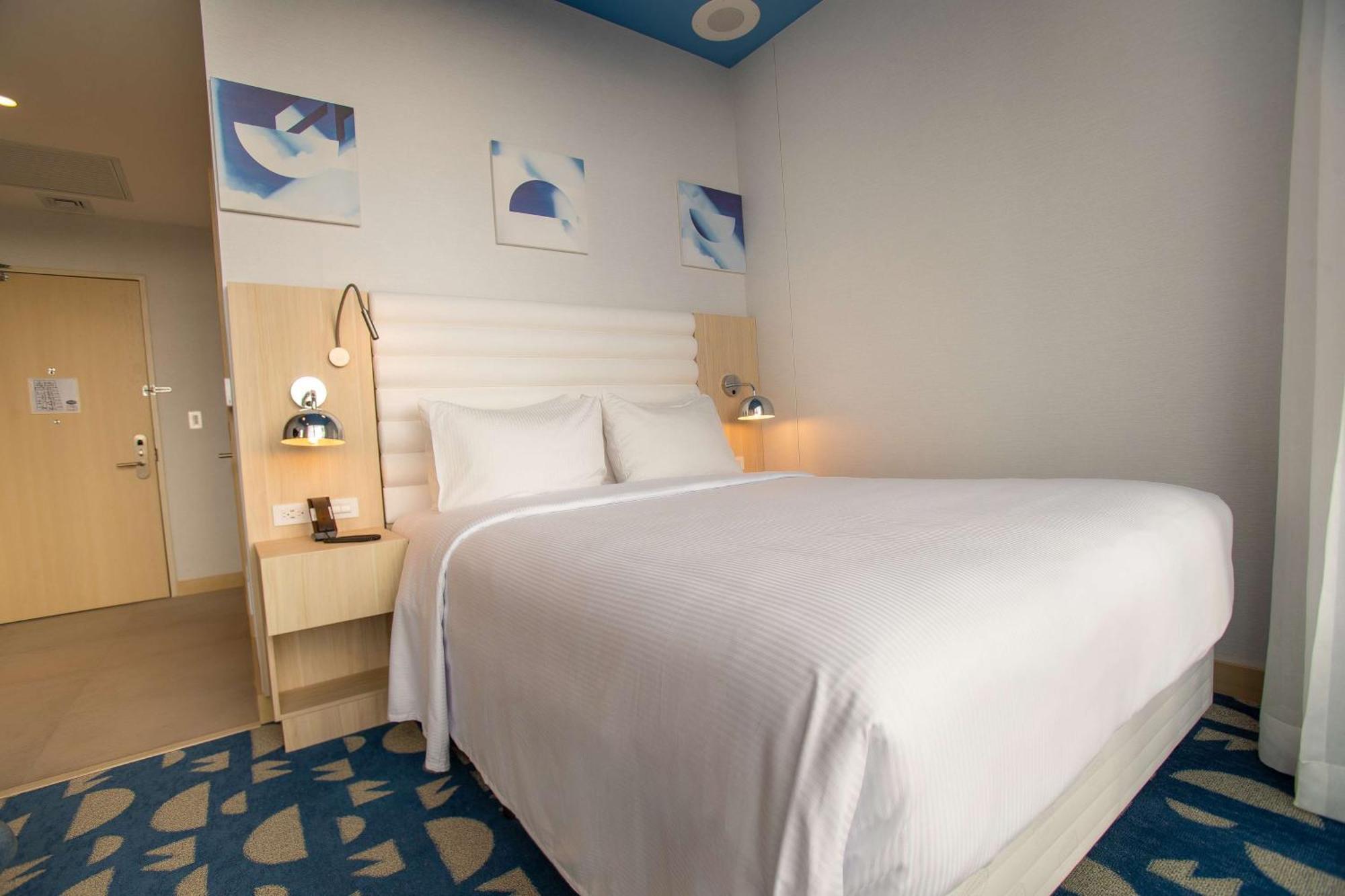 Hampton By Hilton Quito La Carolina Park Hotel Exterior foto