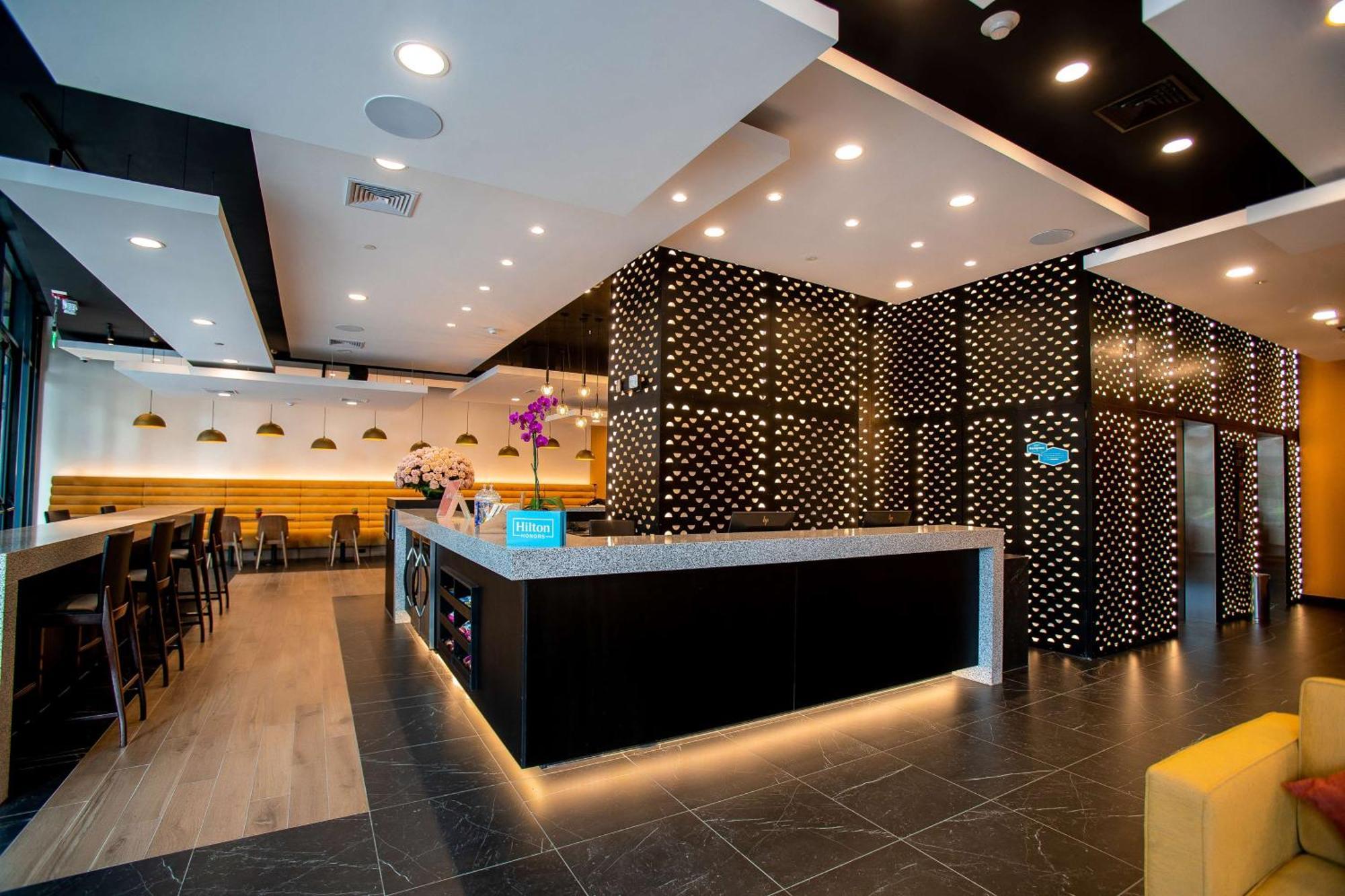 Hampton By Hilton Quito La Carolina Park Hotel Exterior foto