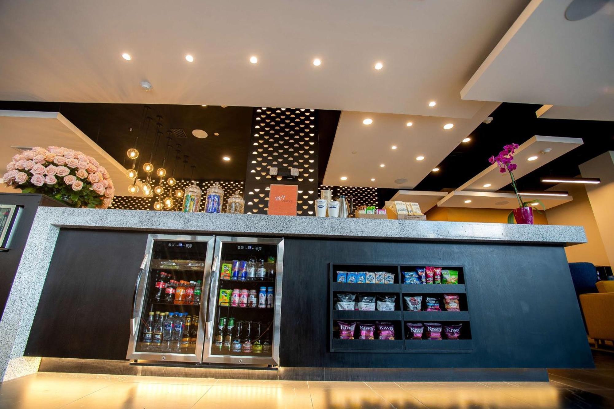 Hampton By Hilton Quito La Carolina Park Hotel Exterior foto